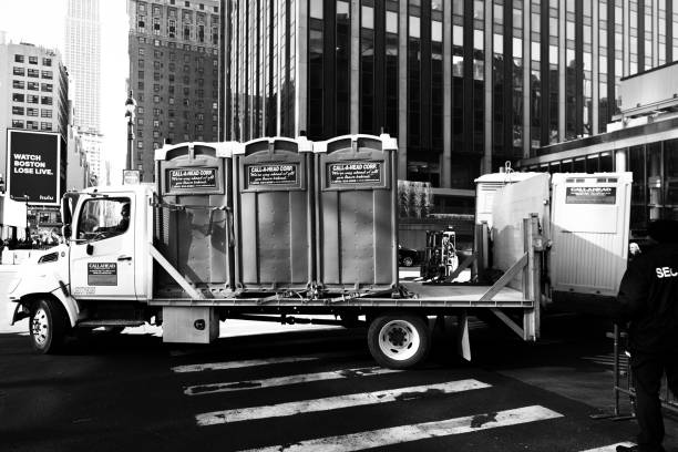 Best Portable toilet rental cost  in Tipton, MO
